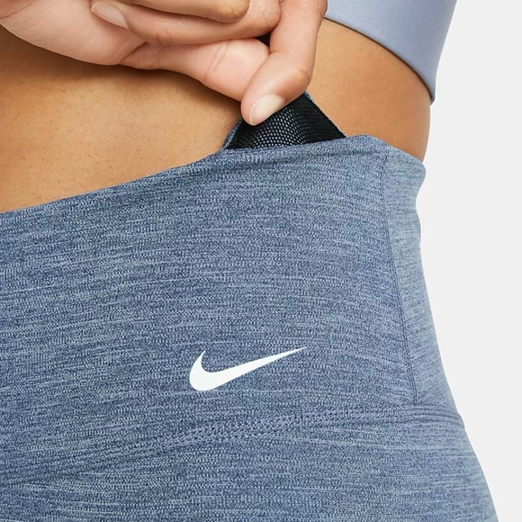 ✨SOLD✨ Nike One Biker shorts Medium - Picture 2 of 10